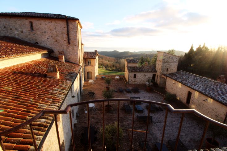 A serene place in the medieval village of San Pietro Acquaeorto, surrounded by nature and featuring modern comforts.