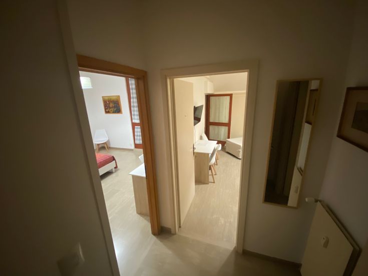 Geräumige und gut beleuchtete Zimmer im Zentrum von Foligno, nur wenige Gehminuten vom Bahnhof entfernt.