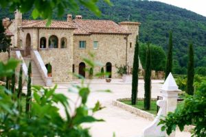 Explore Tenuta del Gallo, a villa surrounded by nature, offering a cozy and refined atmosphere.