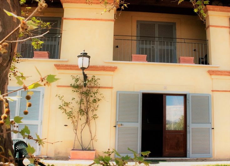 Un'antica tenuta del XVII secolo, ristrutturata e situata nella tranquilla campagna umbra.