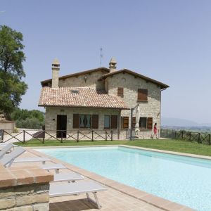 Renovated farmhouse with a swimming pool, surrounded by Umbrian nature, perfect for a peaceful getaway.
