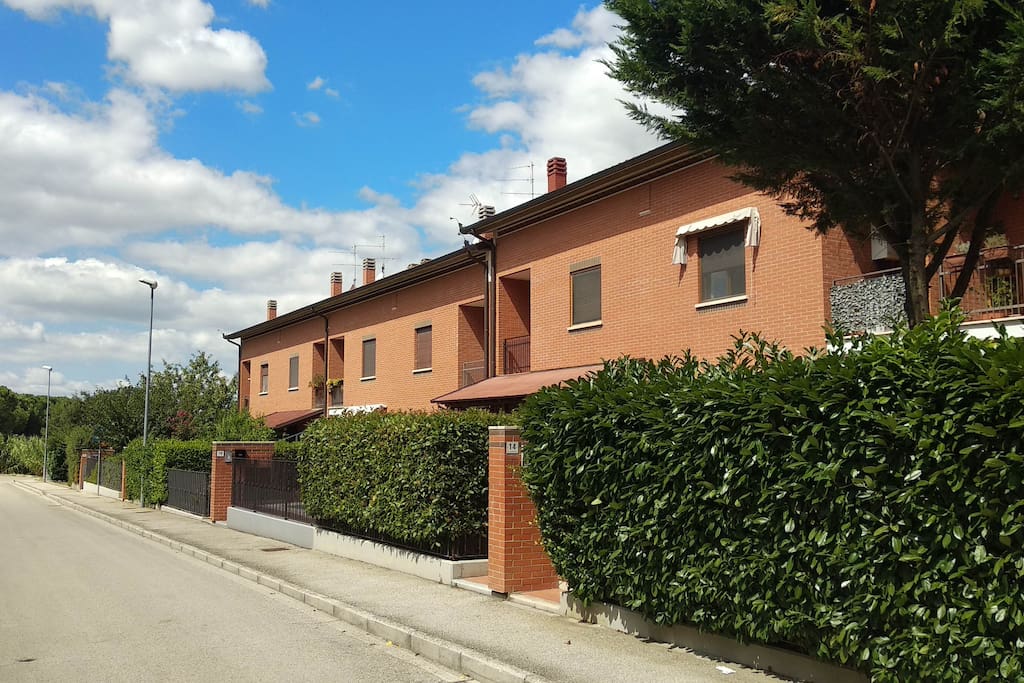 Villetta a schiera in un'area tranquilla, immersa nel verde, perfetta per esplorare la zona e le città d'arte umbre.