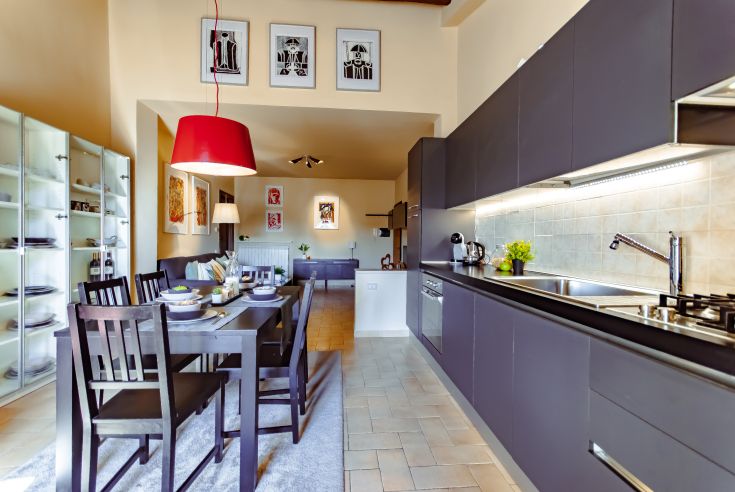 A bright apartment in a historic building, perfect for stays in Umbria, featuring cozy interiors.