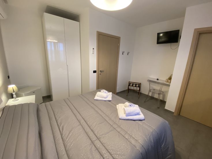 Stanza semplice e confortevole, adatta per una piacevole sosta.