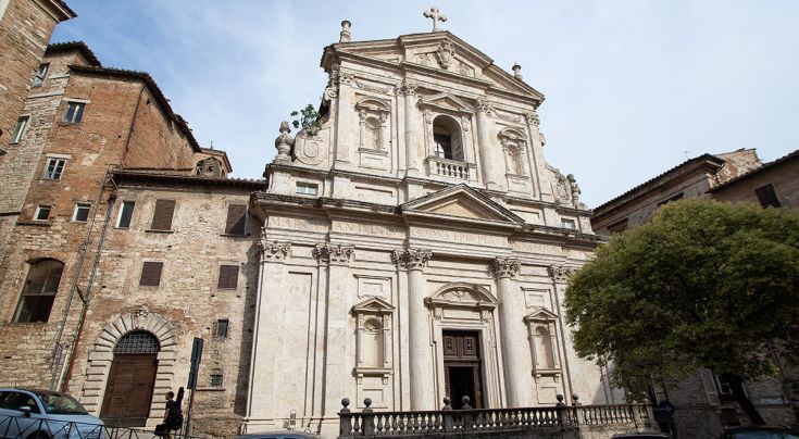 Chiesa di San Filippo Neri, con dettagli architettonici semplici nel centro di Perugia.