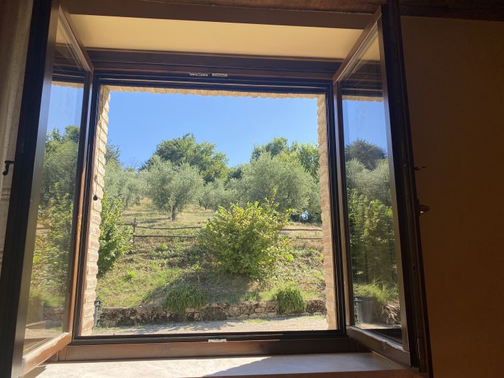 Vista della finestra della camera matrimoniale al piano terra