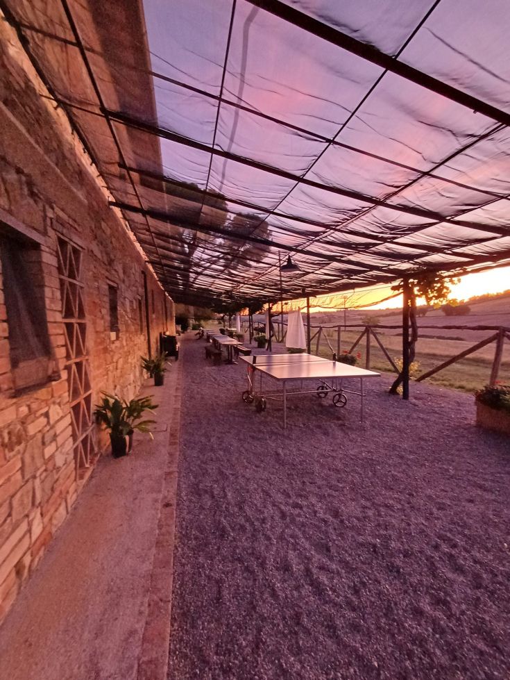 Un luogo di relax tra le morbide colline umbre, circondato dalla quiete della campagna.
