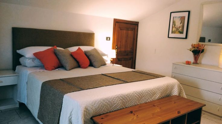 Spacious and bright apartment with a double bedroom and a loft, perfect for stays in Spoleto.