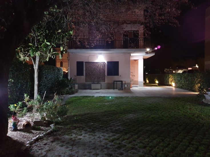 A garden apartment with parking spaces, perfect for exploring the surrounding area and enjoying peaceful Umbrian tranquility.