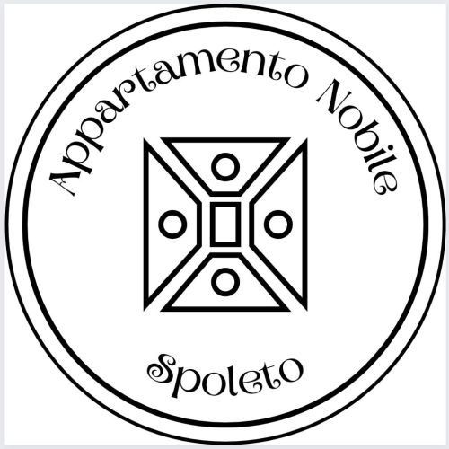 Appartamento elegante a Spoleto, situato vicino alla piazza del mercato e a luoghi storici.