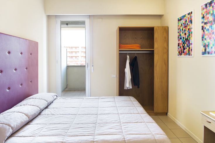 Environnement accueillant et bien décoré, idéal pour un séjour serein en ville.