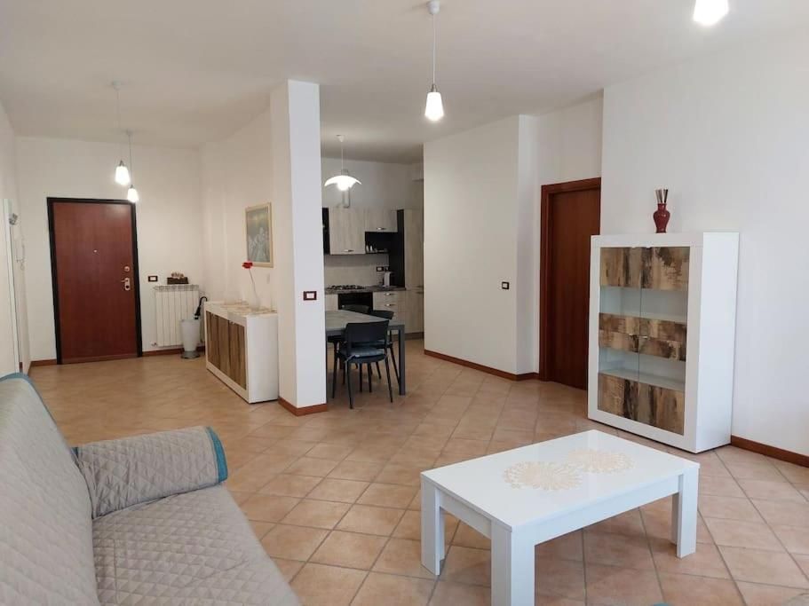 Spacious and well-lit apartment, perfect for families and groups, equipped with all necessary amenities.