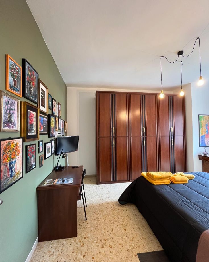 Bright and well-furnished room, simple and comfortable, perfect for a peaceful stay in Terni.