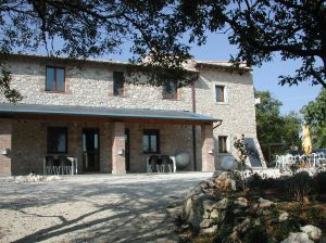 Ökologischer Bauernhof in einem grünen und ruhigen Gebiet von Umbrien.