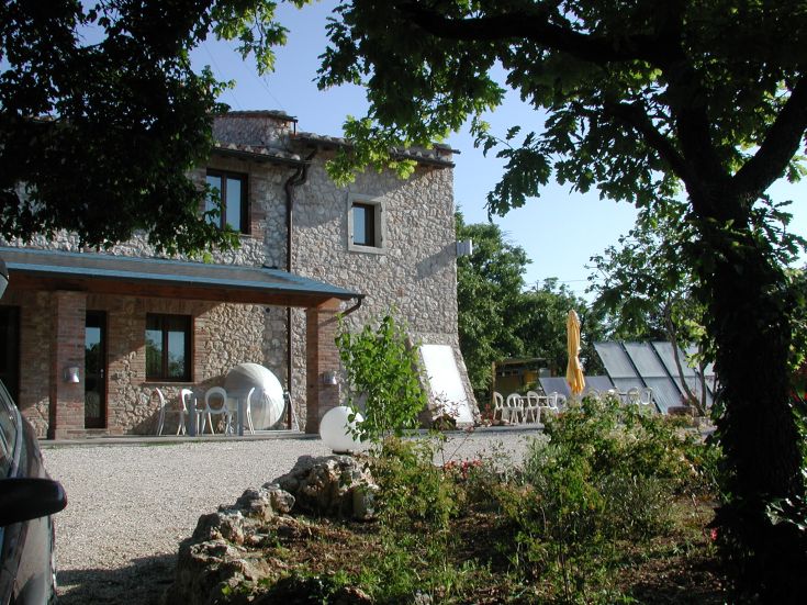 Nachhaltiger Agritourismus inmitten der Natur, nahe Todi. Bietet eine ruhige Umgebung auf dem Land.