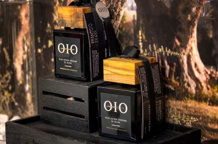 monucultivar moraiolo con tappo in olivo, serie limitata