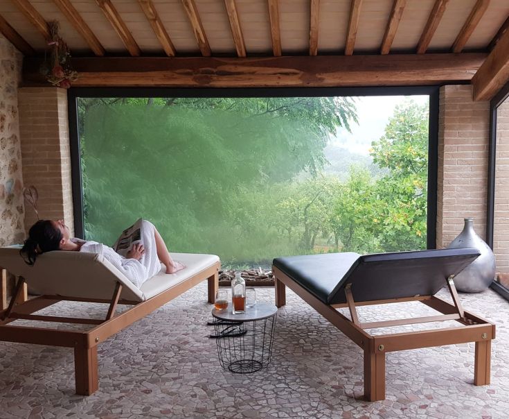 Un coin paisible de nature, idéal pour récupérer de l'énergie. Un lieu dédié au bien-être.