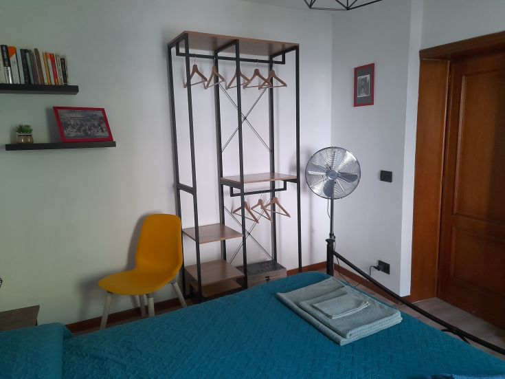 Appartement accueillant avec décoration contemporaine et détails subtils. Idéal pour un arrêt à Pérouse.