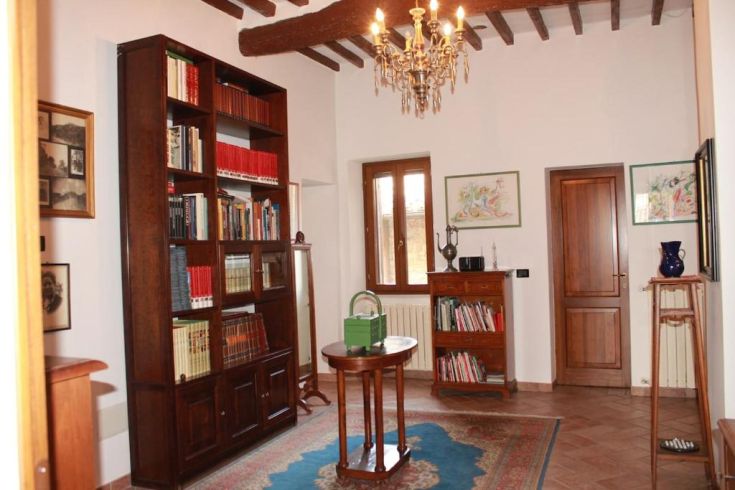 Living room with fine furnishings