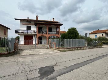 Titolo: LA CASA DI MAIA