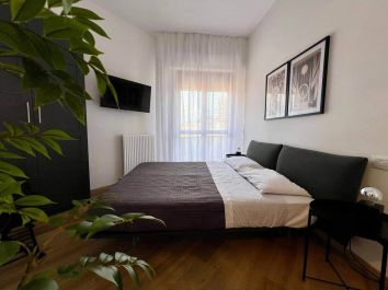Titolo: FOLIGNO CITY ROOMS
