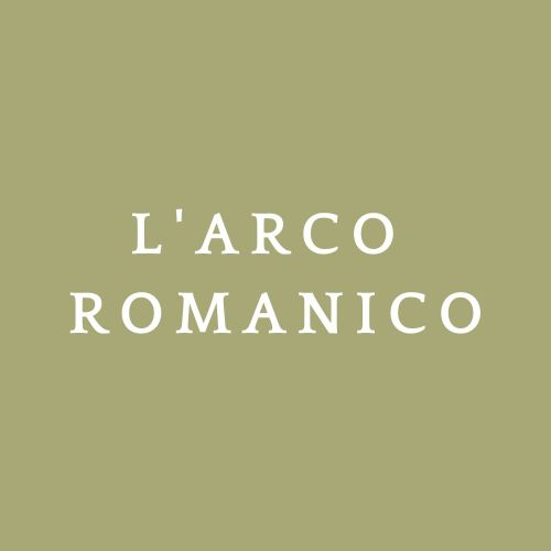 Bâtiment accueillant avec trois appartements à Montefalco, riche en histoire et en culture.