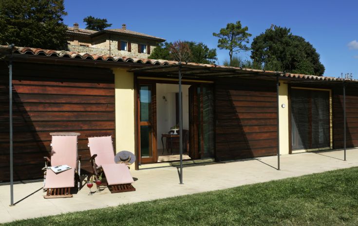 Un resort tranquillo in Umbria, con camere confortevoli, piscina e ristorante circondato da un ambiente naturale.