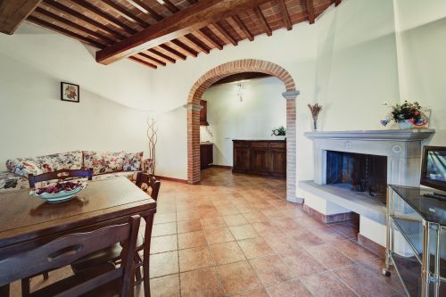 Un ambiente semplice e confortevole, adatto per un soggiorno tranquillo in campagna.