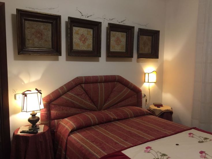 Un ambiente tranquillo con decorazioni shabby chic