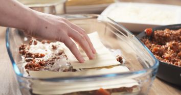 Titolo: DAY TRIP: LEZIONE DI CUCINA: LASAGNA CON PRANZO + PASSEGGIATA A CAVALLO