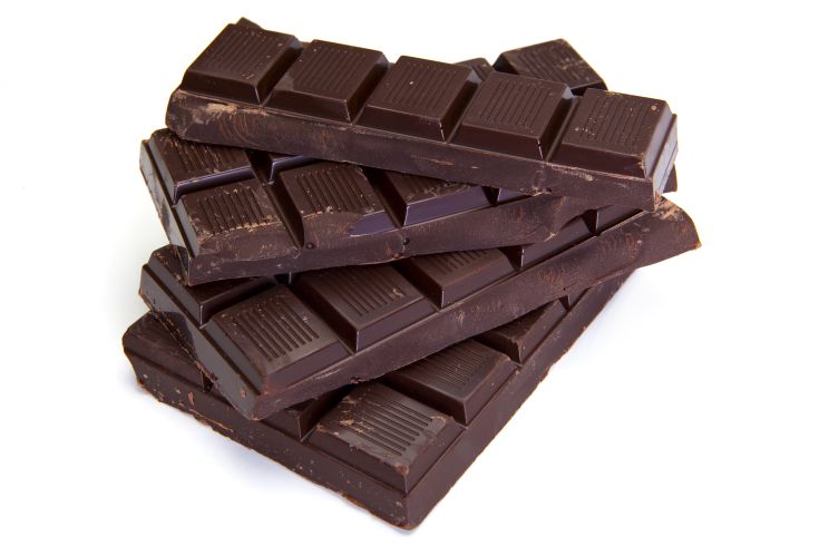 Un assortimento di barre di cioccolato fondente di qualità, ideali per gli appassionati di cioccolato.