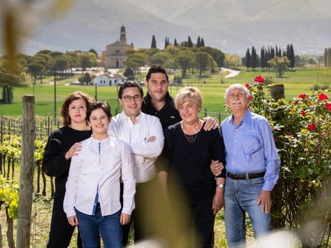 Visita guidata della cantina e degustazione privata a Montefalco