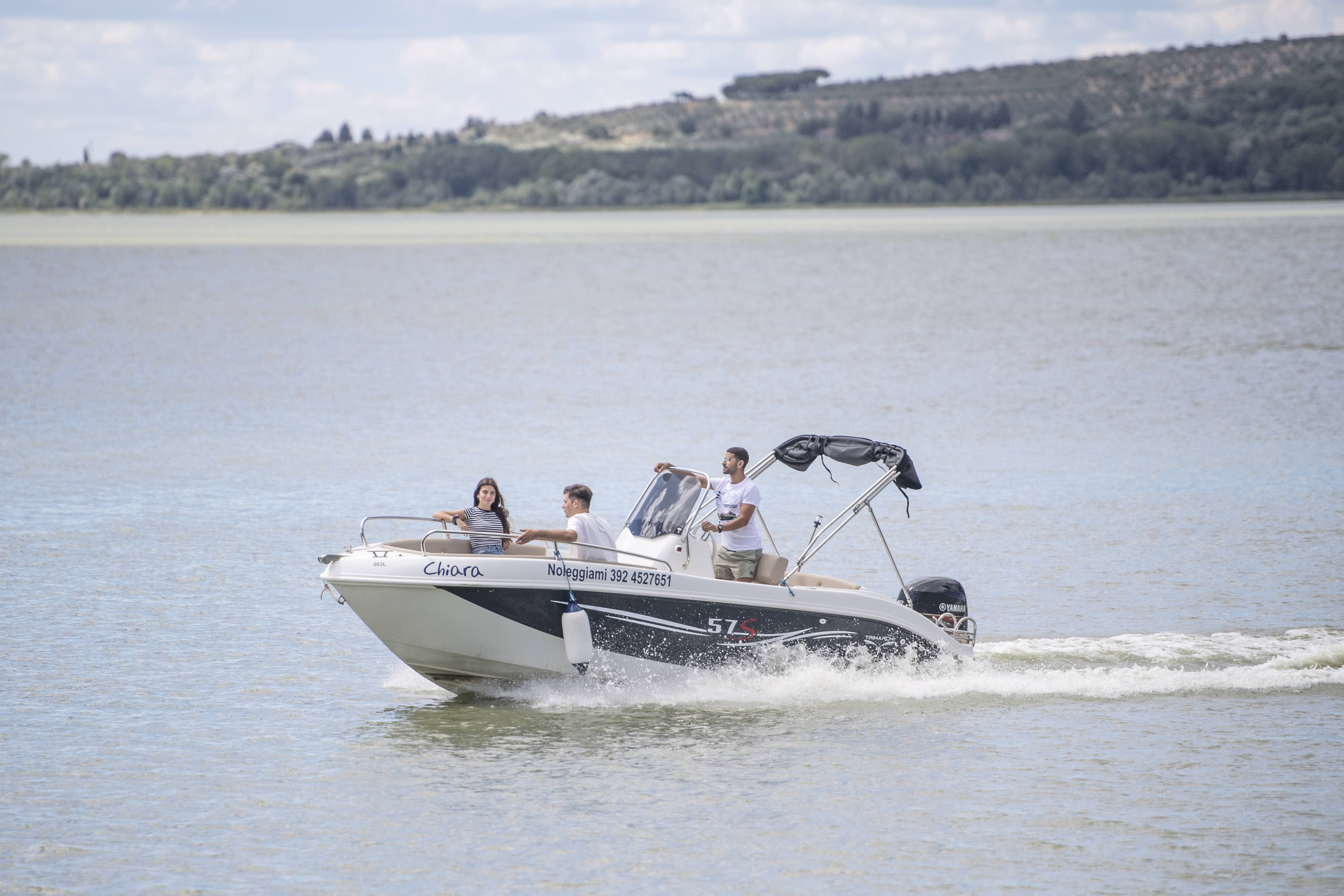 Titolo: Private Boat Excursion with Skipper and Light Lunch