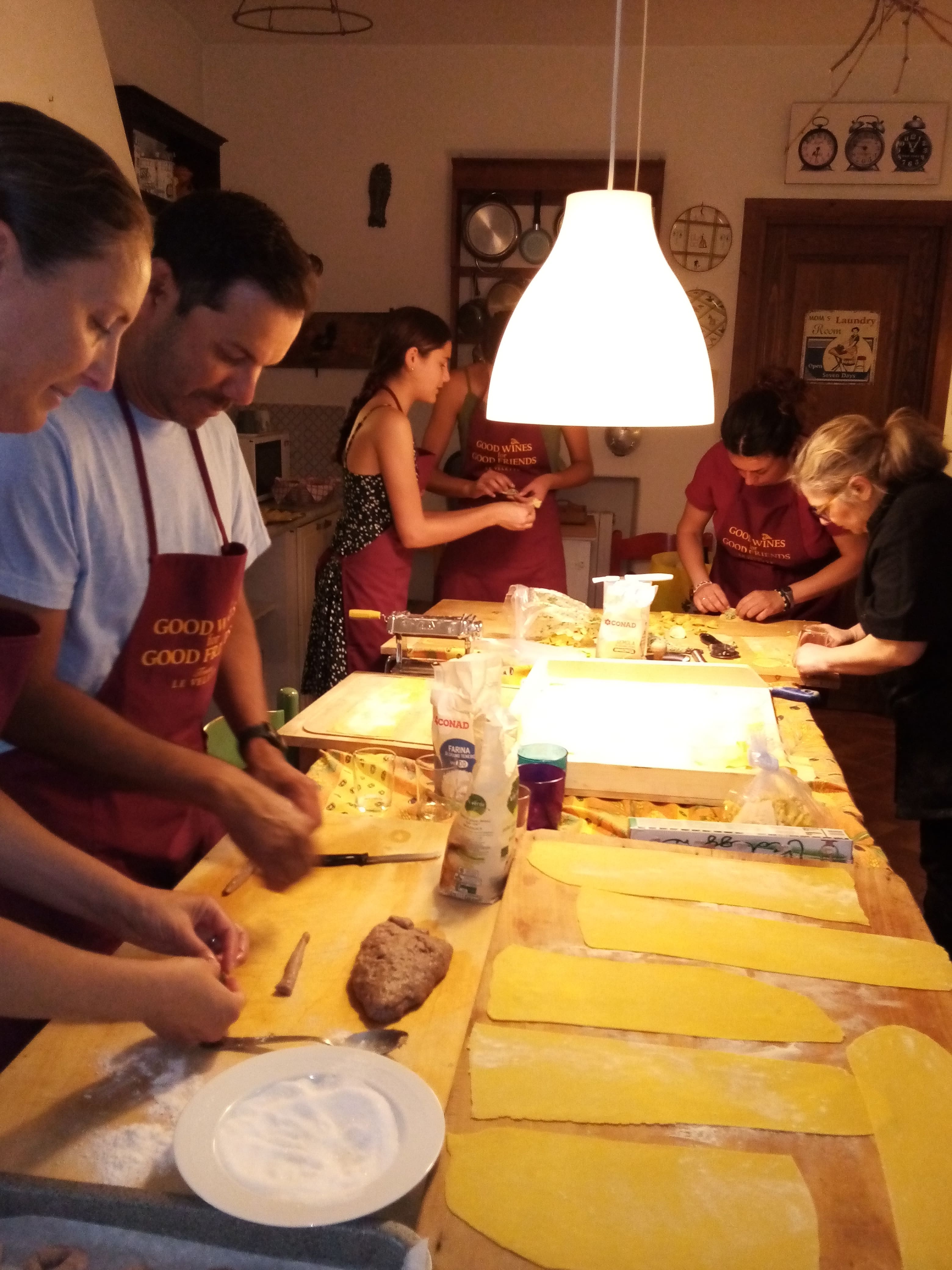 Titolo: COURS DE CUISINE AVEC DÉGUSTATION