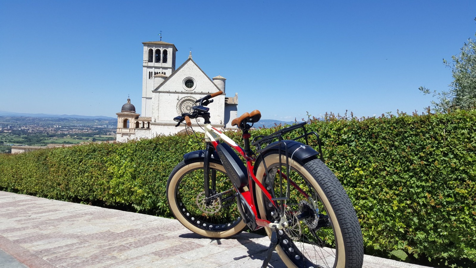 Titolo: E-Bike-il grande anello di Assisi: Grand Tour