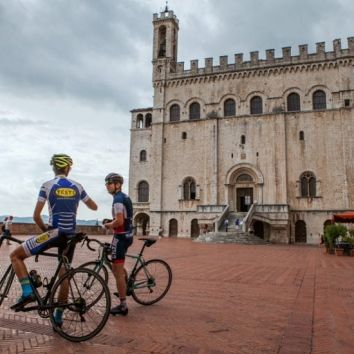 Titolo: By bike along Francesco's Way from the North